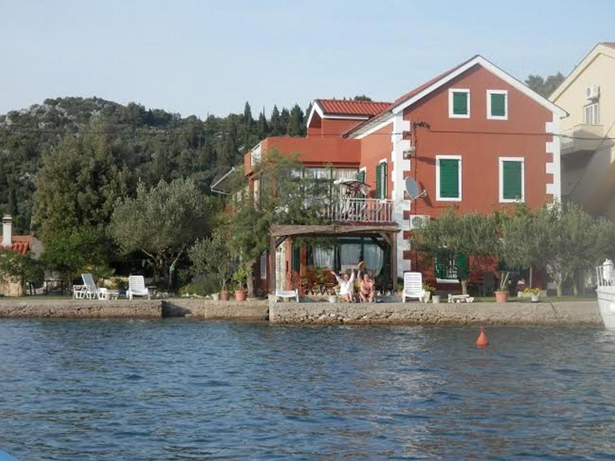 Apartments By The Sea Blace, Neretva Delta - Usce Neretve - 16068 外观 照片
