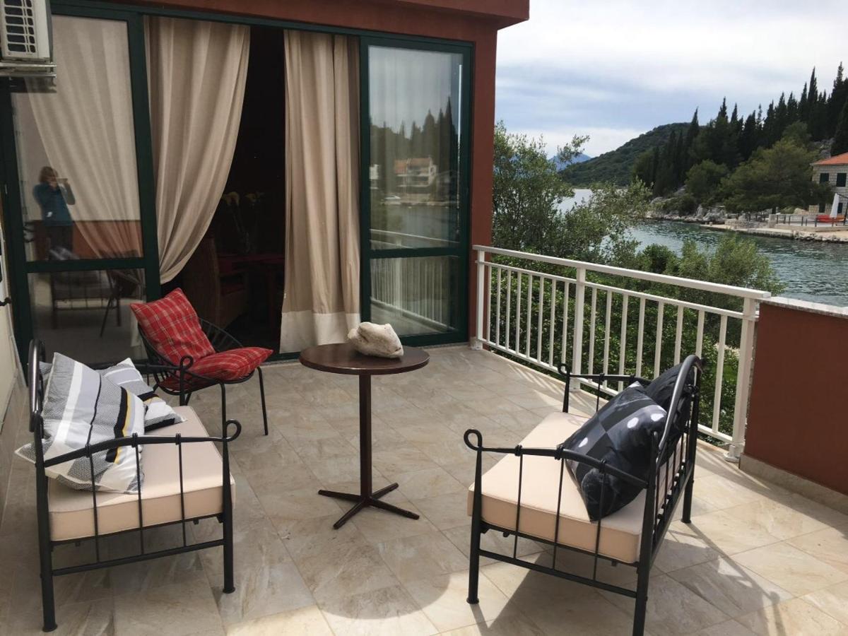 Apartments By The Sea Blace, Neretva Delta - Usce Neretve - 16068 外观 照片